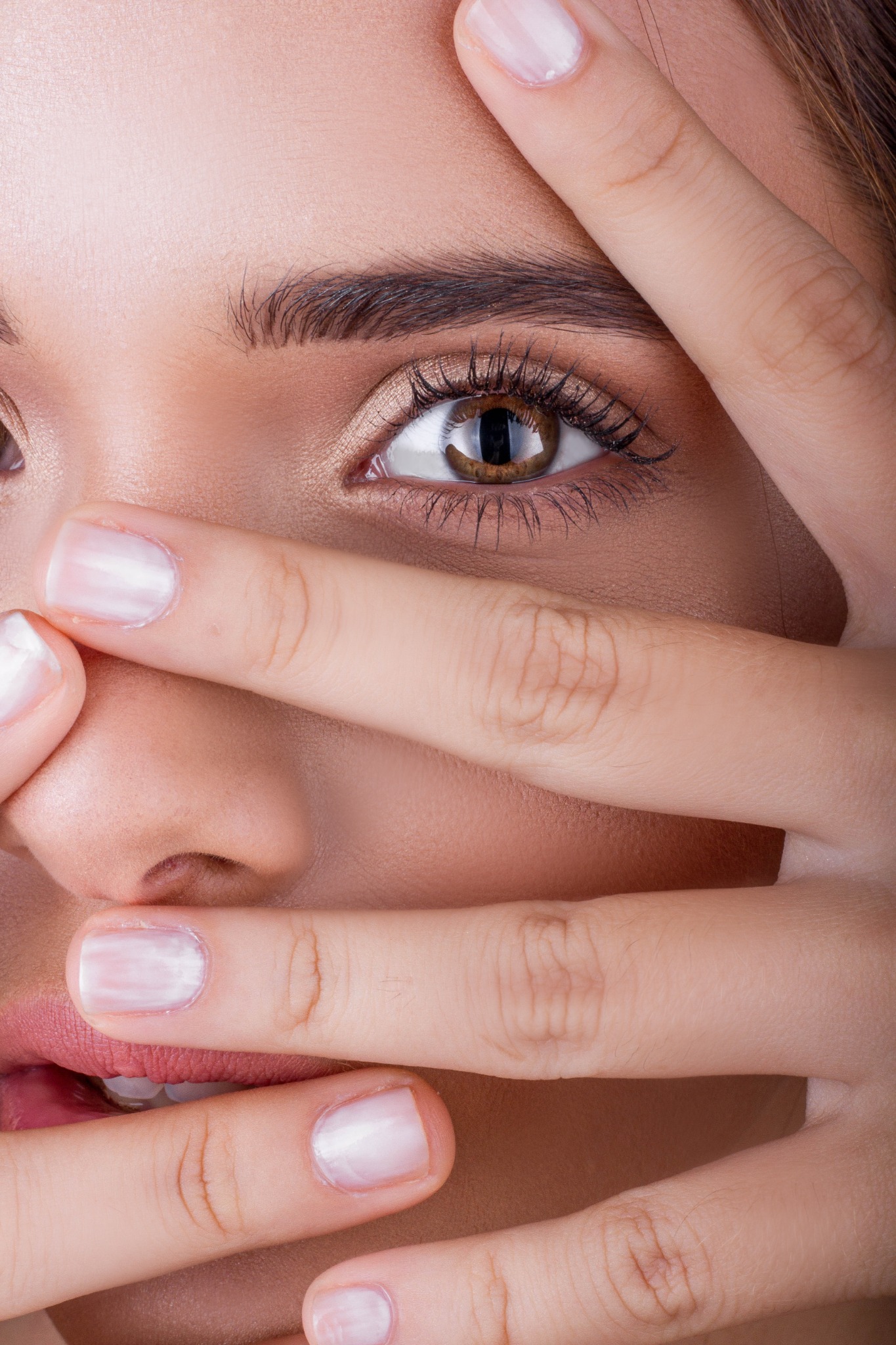 Detalle del contorno de ojos para rejuvenecimiento de la mirada